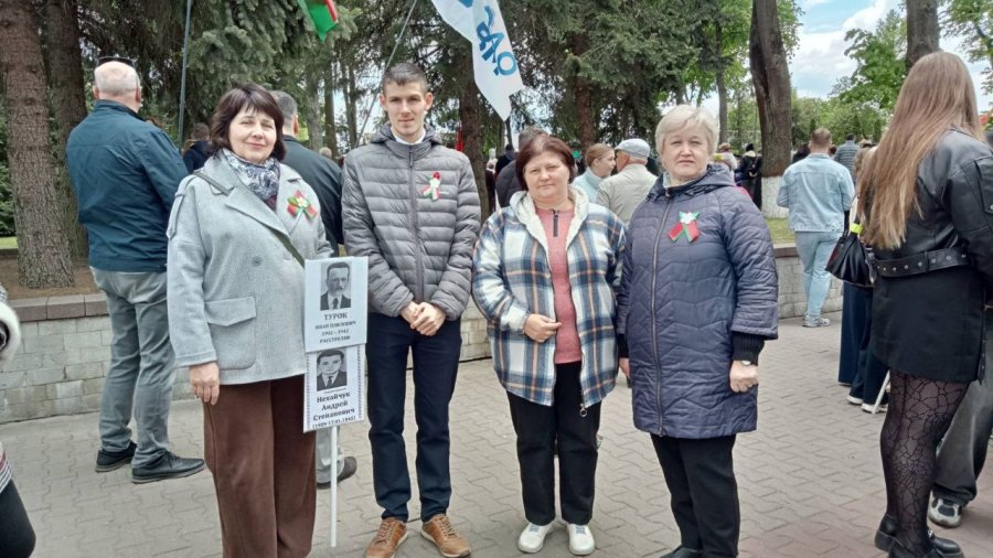 Участие учителей в шествии на 9 мая 