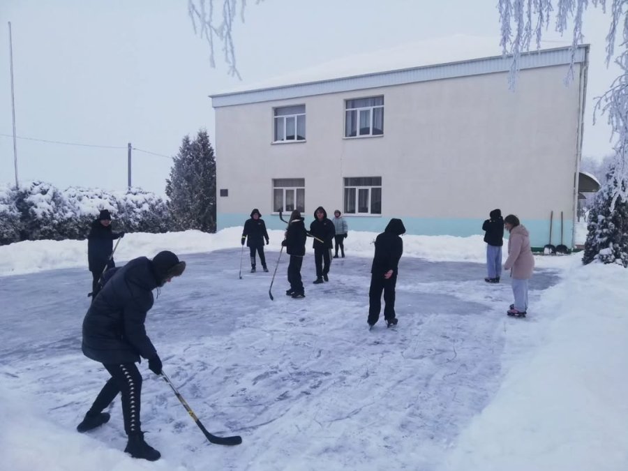 Школьный лед: хоккейный драйв в разгар зимы