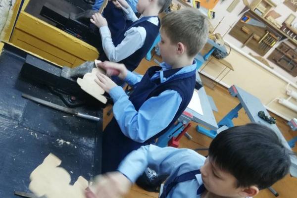 Настоящие мастера: уроки трудового обучения для мальчиков 6-9 классов