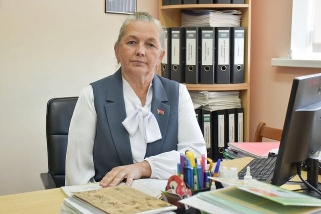 Вся жизнь — один большой урок. Знакомимся с заместителем директора по учебно-воспитательной работе СШ г. п. Юбилейный Светланой Лещук